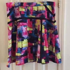 Multicolor skirt with black piping details